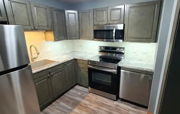 3420 Golfview Drive #121, Eagan, MN 55123