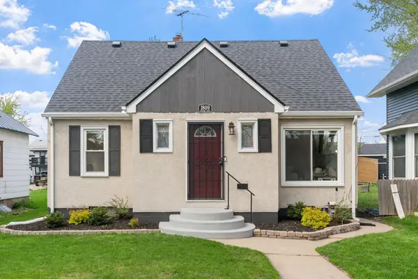 1809 Hyacinth Avenue E, Saint Paul, MN 55119