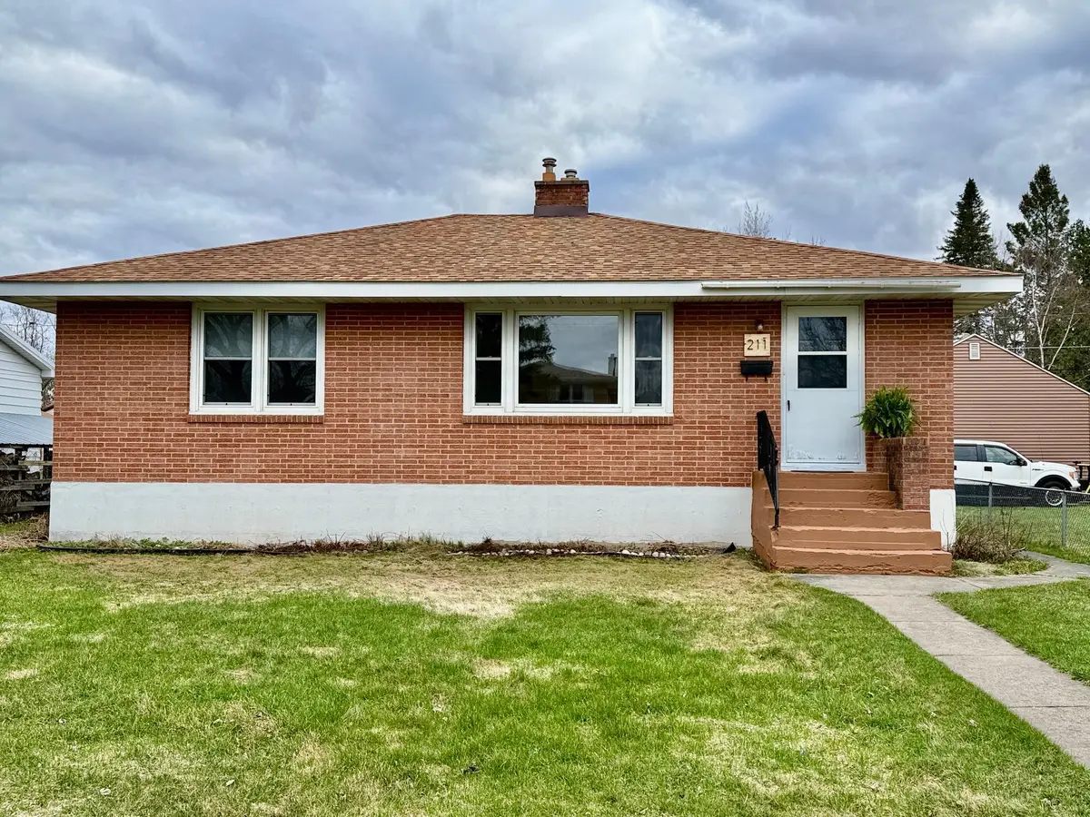 211 10th Street Nw, Chisholm, MN 55719 - #1