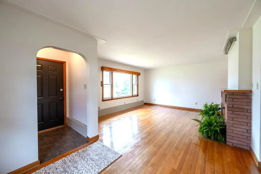 211 10th Street Nw, Chisholm, MN 55719 - #3