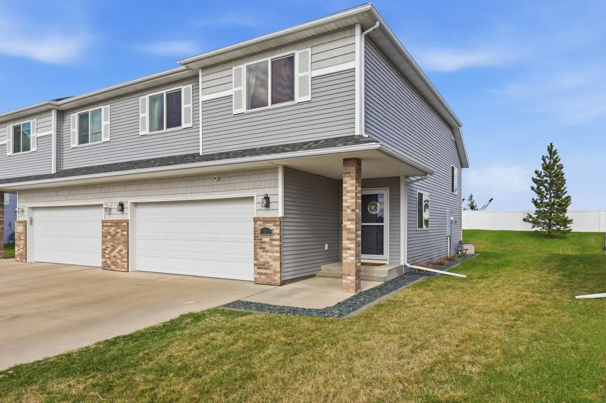 1343 4th Street Nw, West Fargo, ND 58078 - #1
