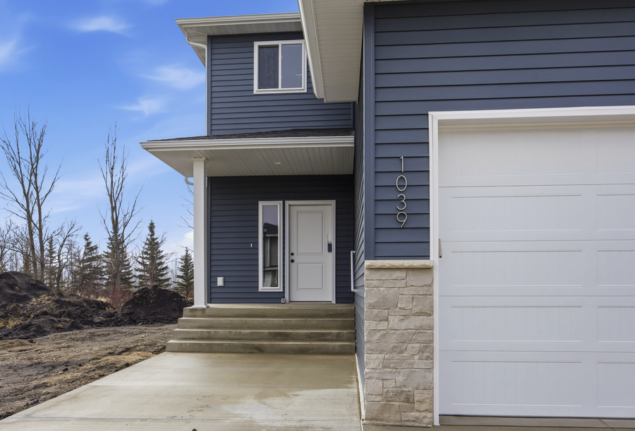 979 61st Avenue W, West Fargo, ND 58078 - #2