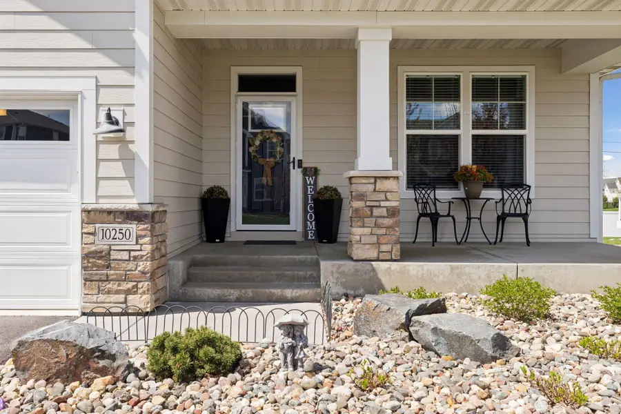 10250 Arrowwood Path, Woodbury, MN 55129 - #2