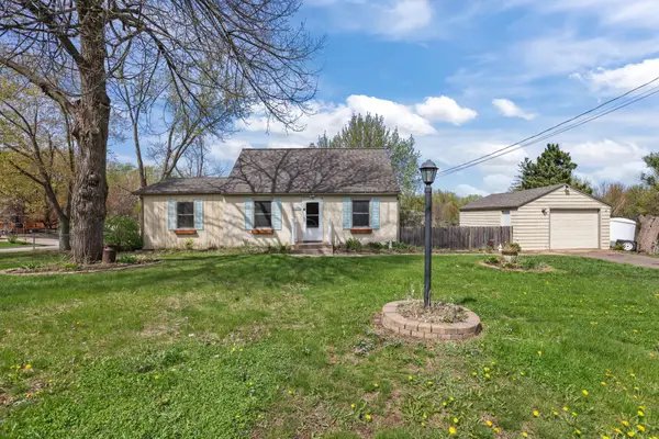 2693 5th Street E, Maplewood, MN 55119