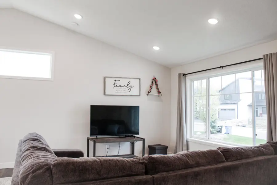 9989 14th Circle Ne, Saint Michael, MN 55376 - #3