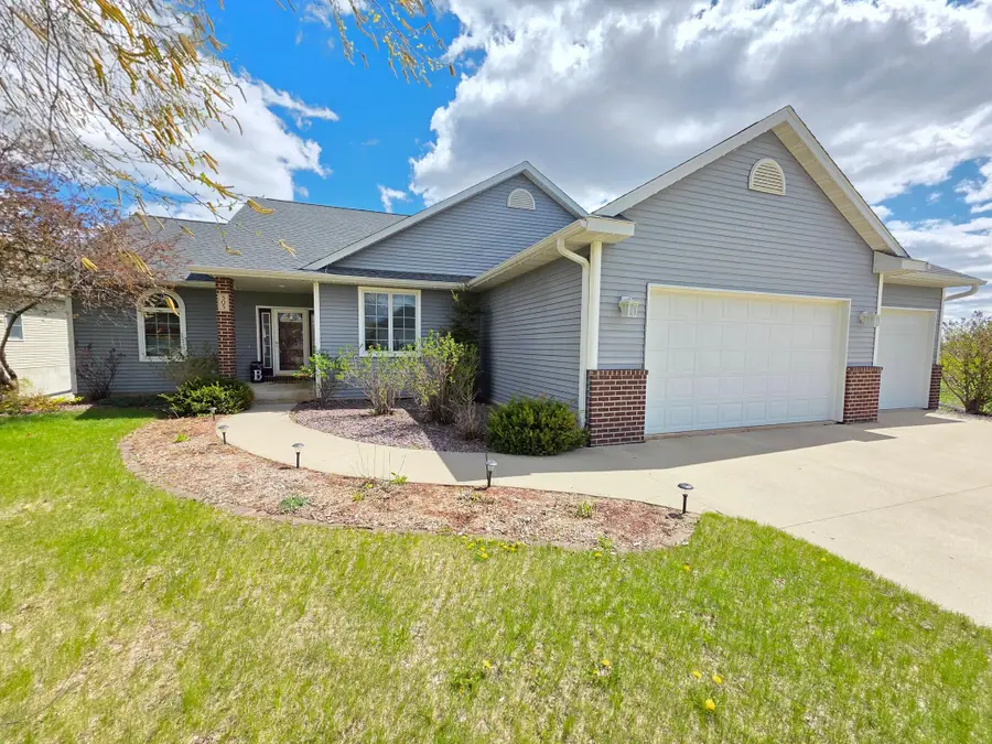 505 4th Street Se, Plainview, MN 55964 - #2
