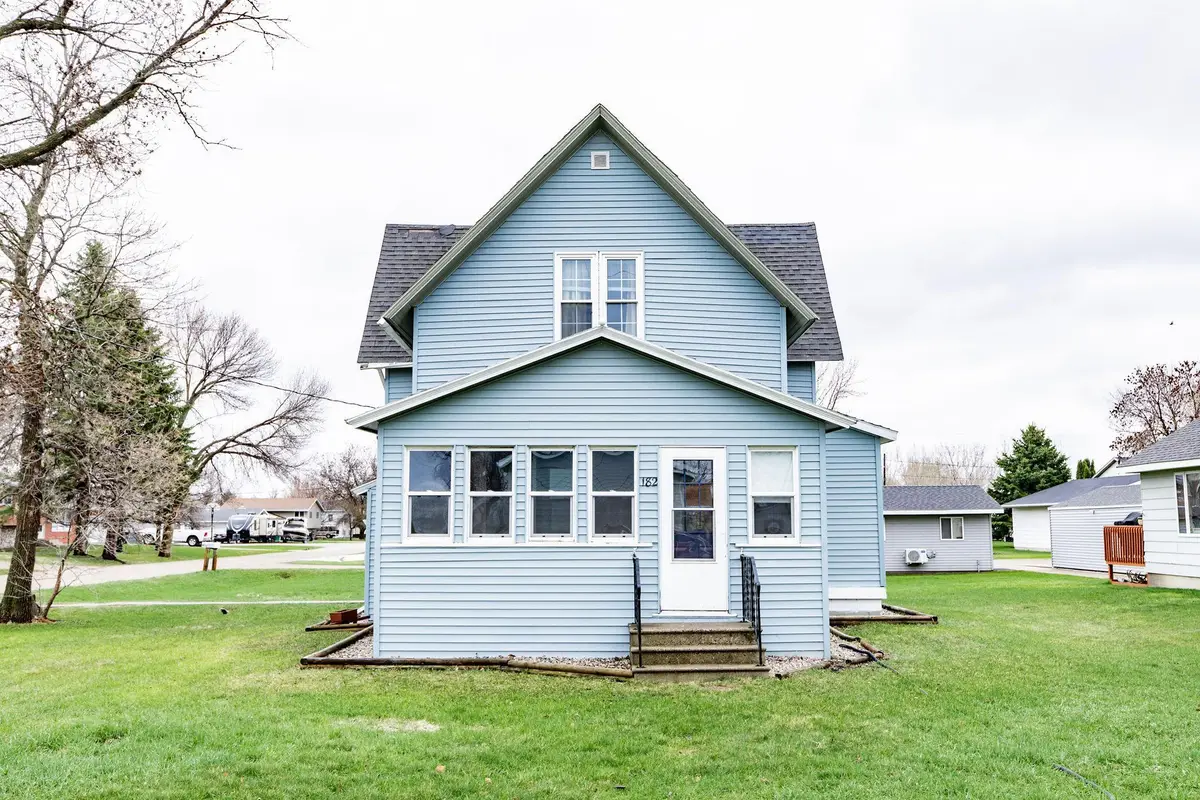 182 3rd Street N, Casselton, ND 58012 - #1