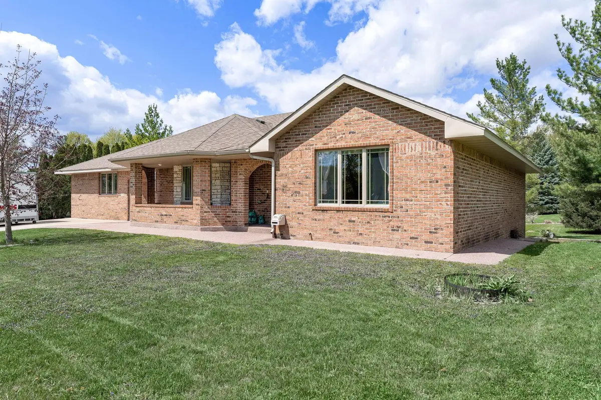 414 W Holly Street, Owatonna, MN 55060 - #1