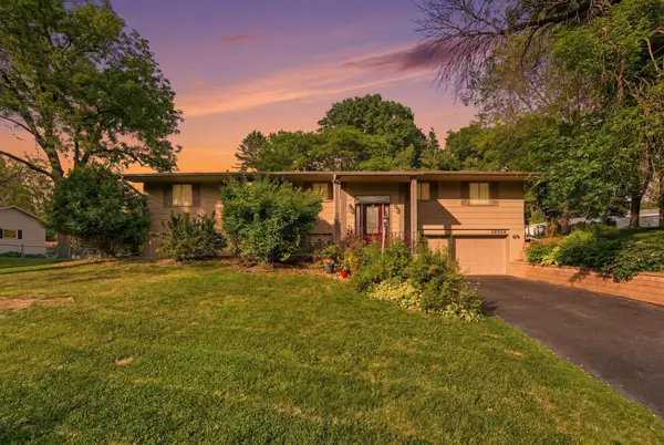 12913 Eagle Ridge Drive, Burnsville, MN 55337