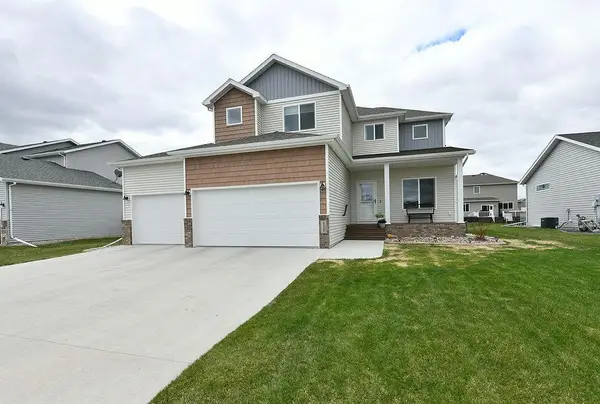 6620 57th Avenue S, Fargo, ND 58104