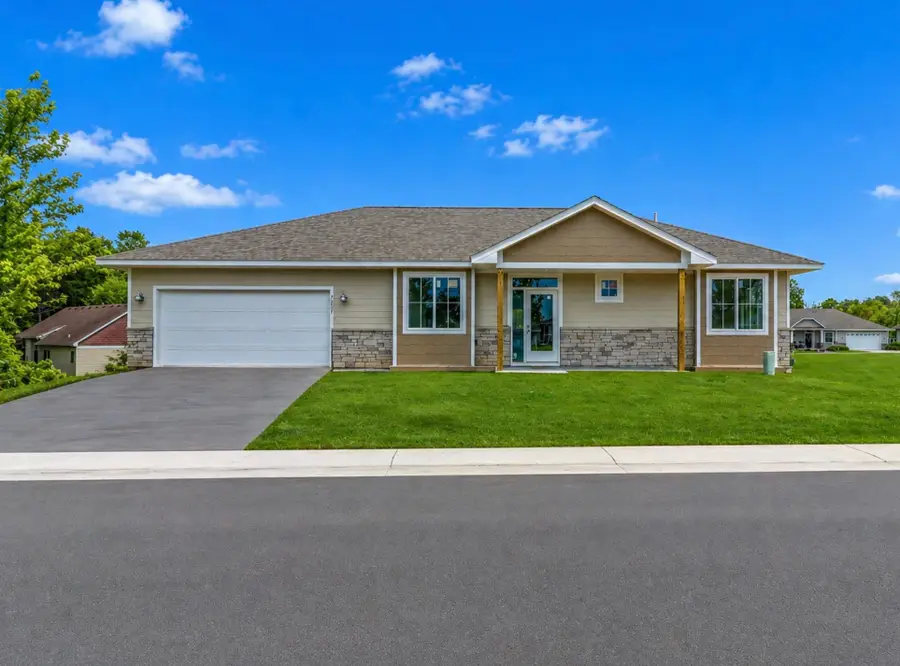 31079 Magnolia Ridge Way, Lindstrom, MN 55045 - #2