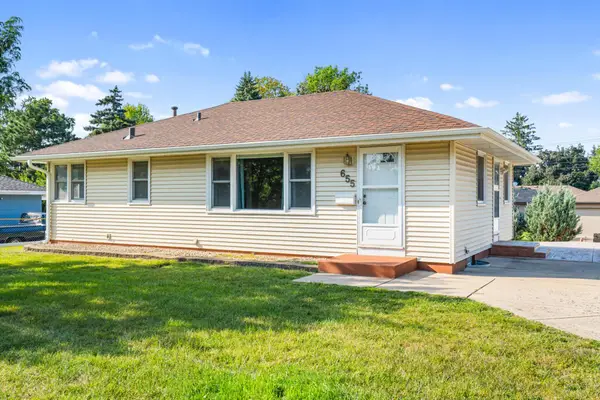 655 57th Avenue Ne, Minneapolis, MN 55432