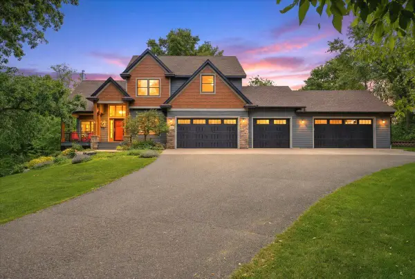 987 Parkview Lane, Hudson, WI 54016