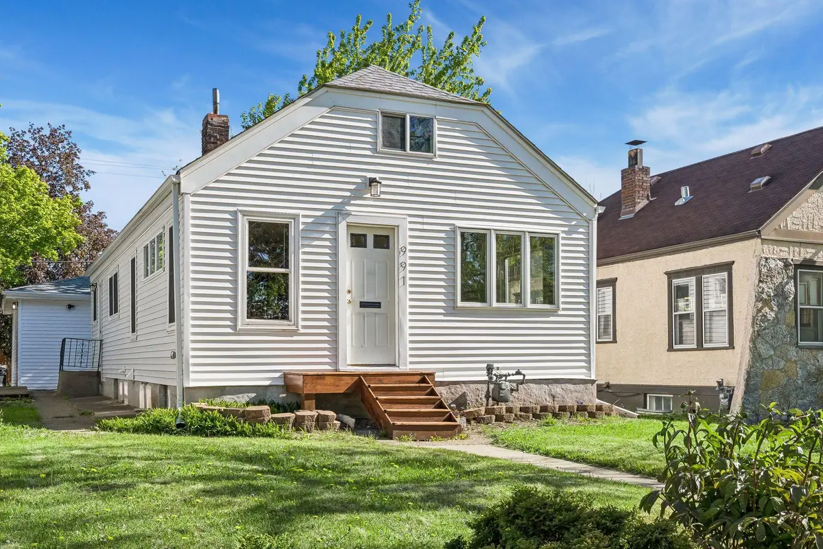 991 Minnehaha Avenue W, Saint Paul, MN 55104 - #1
