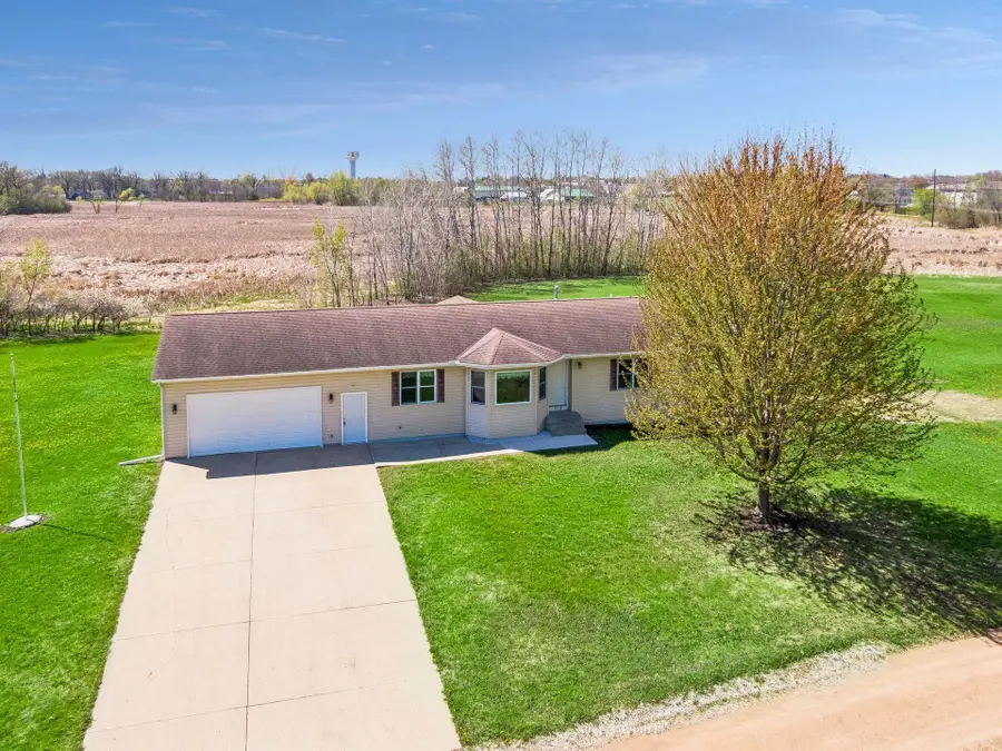 505 3rd Avenue Se, Young America, MN 55397 - #3