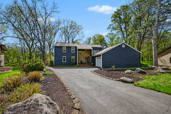 2804 Bryce Court, Burnsville, MN 55337
