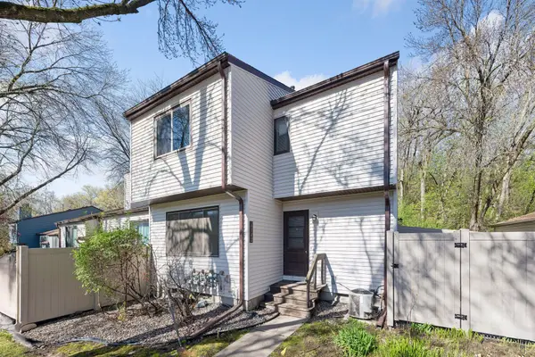 6342 Saint Johns Drive, Eden Prairie, MN 55346