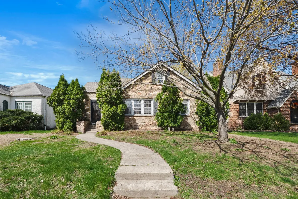 4143 Vincent Avenue N, Minneapolis, MN 55412 - #1