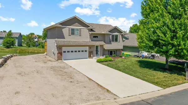 202 Summerfield Lane, Waverly, MN 55390