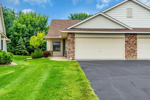 321 Summer Place E, Maplewood, MN 55117