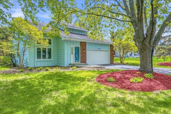 10247 Nottingham Trail, Eden Prairie, MN 55347