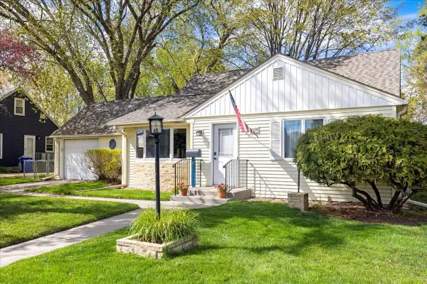 2099 Lacrosse Avenue, Saint Paul, MN 55119