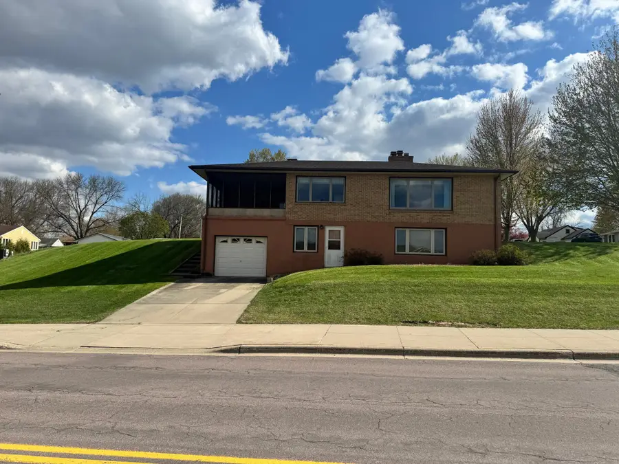 824 Brown Street, Jackson, MN 56143 - #3