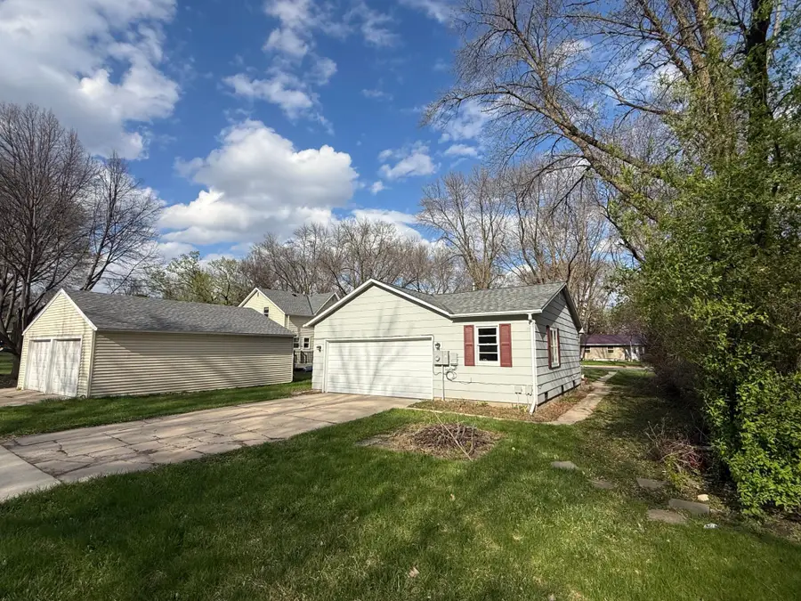 1416 7th Street Sw, Willmar, MN 56201 - #2