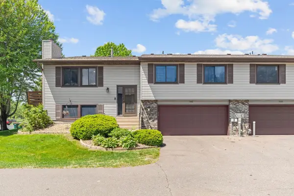 1013 122nd Avenue Ne, Blaine, MN 55434