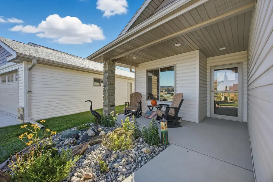 3321 Maple Leaf Loop S, Fargo, ND 58104 - #3