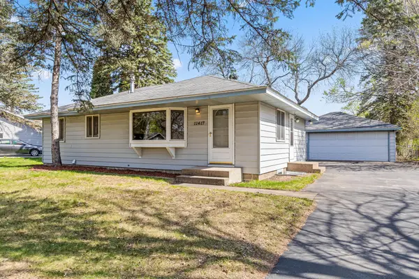 11417 Swallow Street Nw, Minneapolis, MN 55433