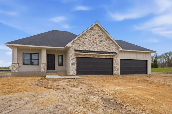 909 Acorn Court, Hudson, WI 54016