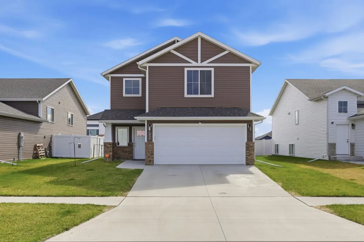6824 Meadow View Drive S, Fargo, ND 58104 - #1