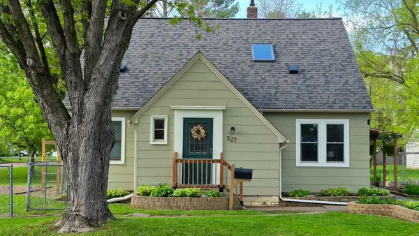 527 W Division Street, River Falls, WI 54022