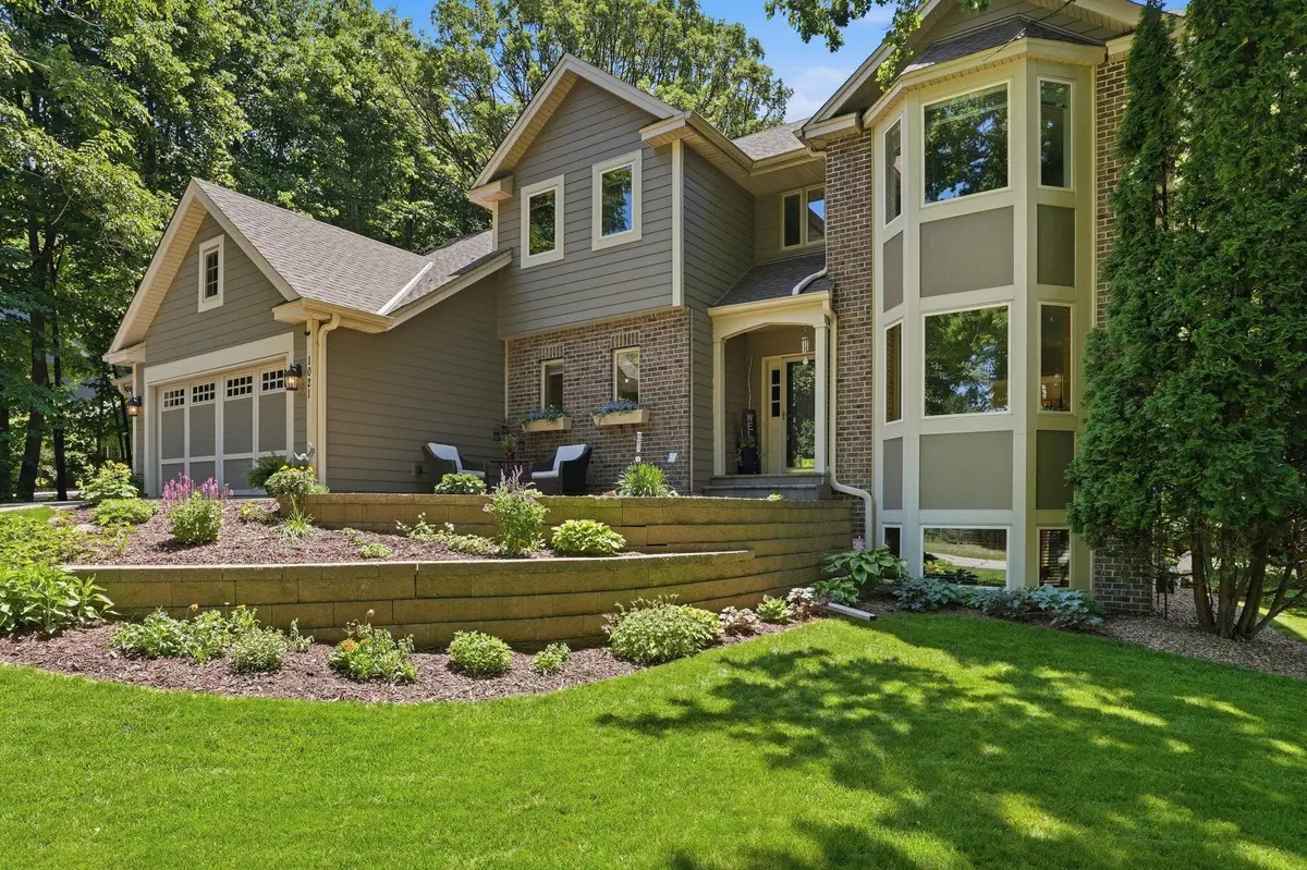 1021 Wildwood Way, Chaska, MN 55318 - #1