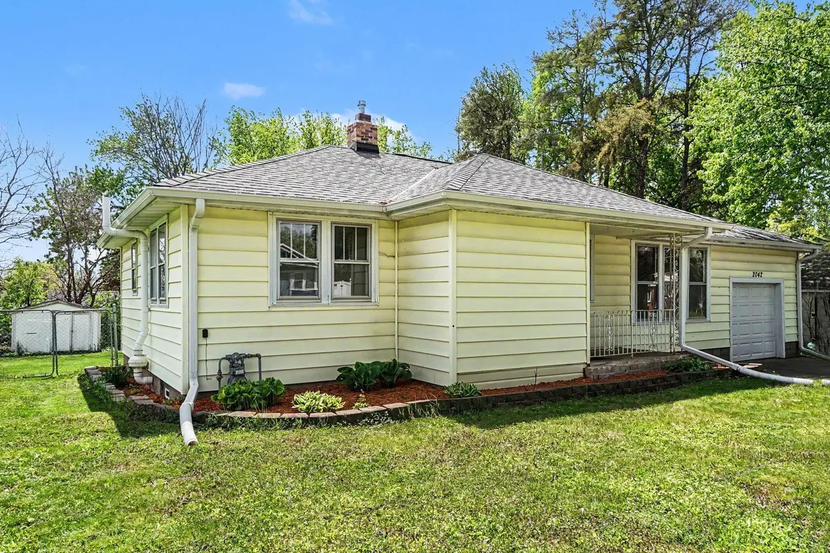 2042 Cottage Avenue E, Saint Paul, MN 55119 - #1