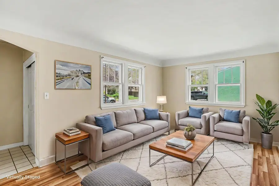2042 Cottage Avenue E, Saint Paul, MN 55119 - #2
