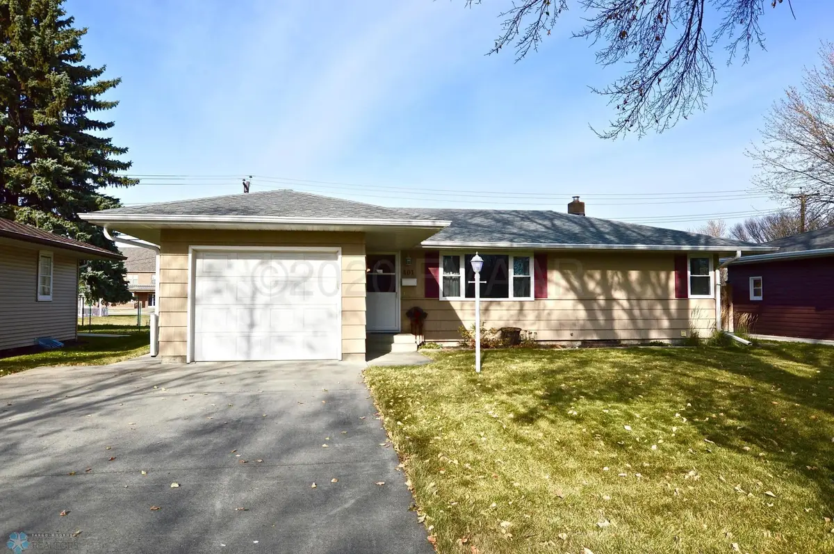401 25th Avenue N, Fargo, ND 58102 - #1