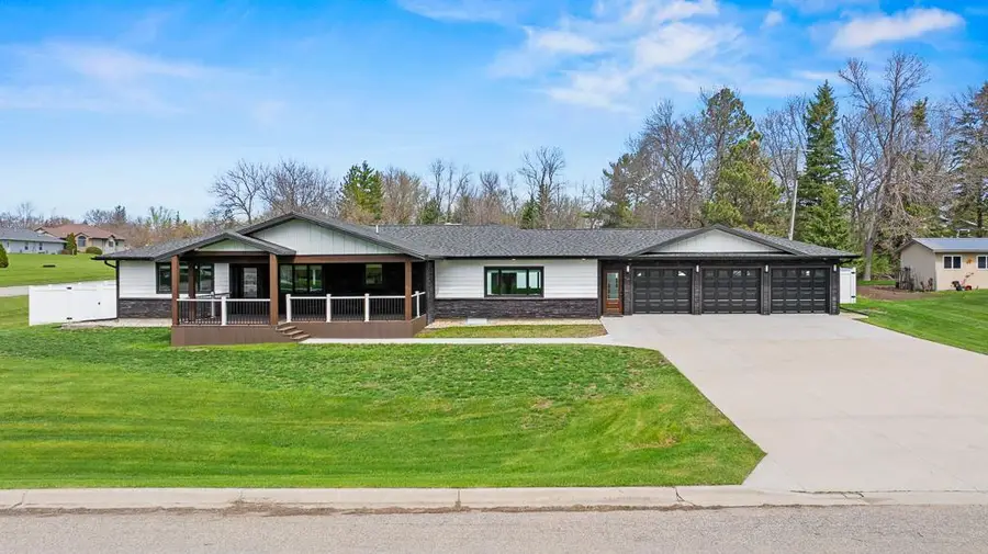 711 8th Street W, Clear Lake, SD 57226 - #2