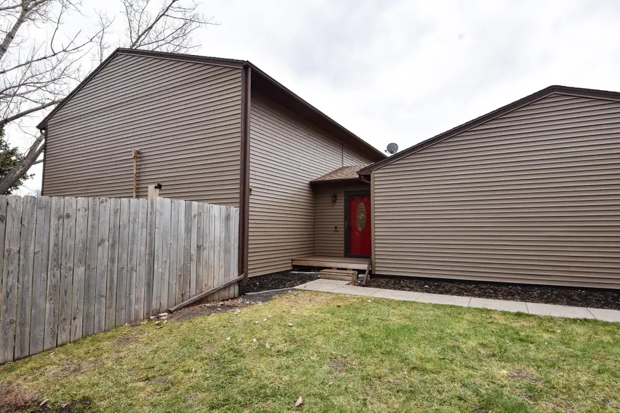 1806 23rd Avenue S, Fargo, ND 58103 - #3
