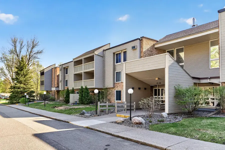 4045 Hodgson Road #211, Shoreview, MN 55126 - #3
