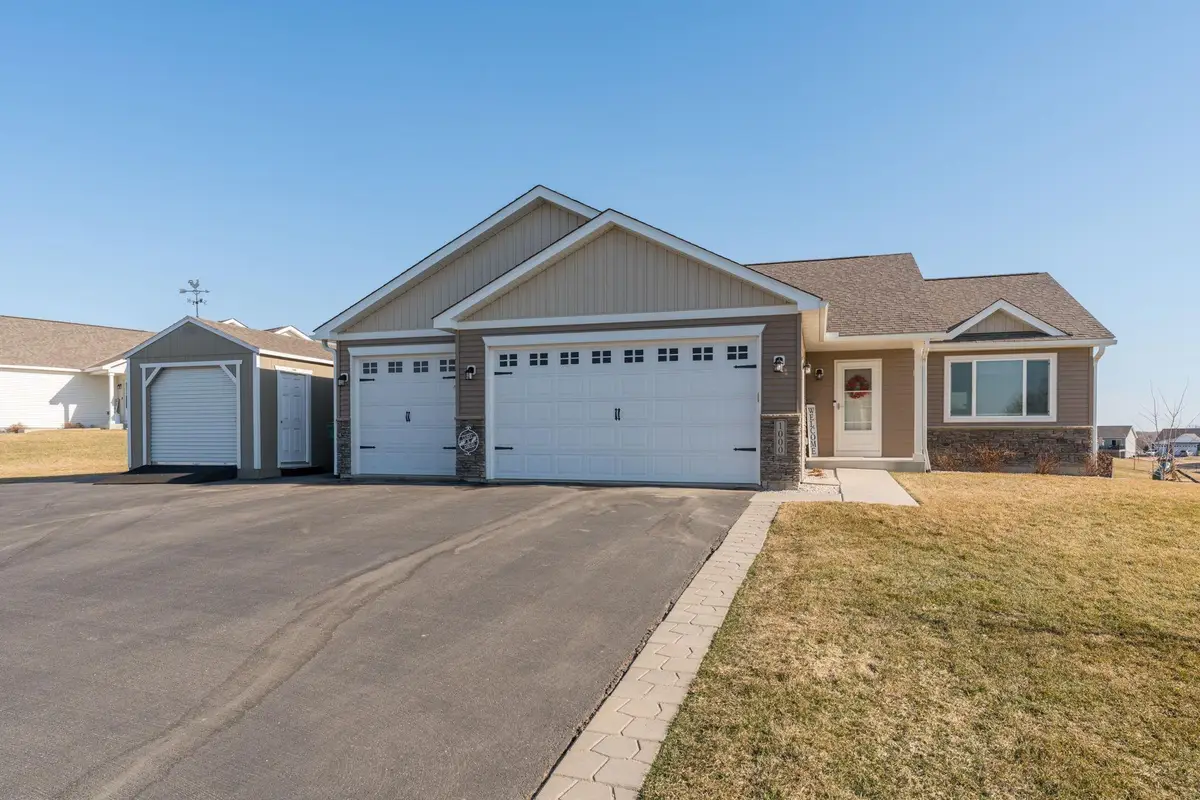 1000 Mulberry Avenue Ne, Montgomery, MN 56069 - #1