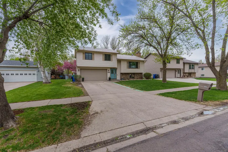 1914 23rd Street S, Fargo, ND 58103 - #2