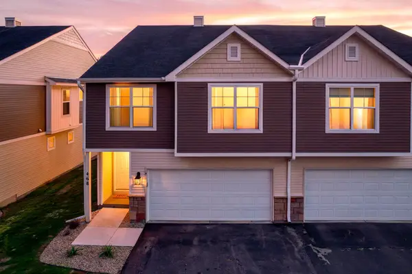 468 Stonewood Lane, Burnsville, MN 55306