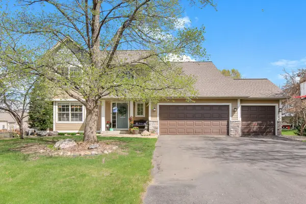 3851 Featherstone Circle, Saint Paul, MN 55125