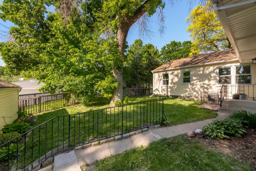 3435 Zenith Avenue N, Minneapolis, MN 55422 - #3