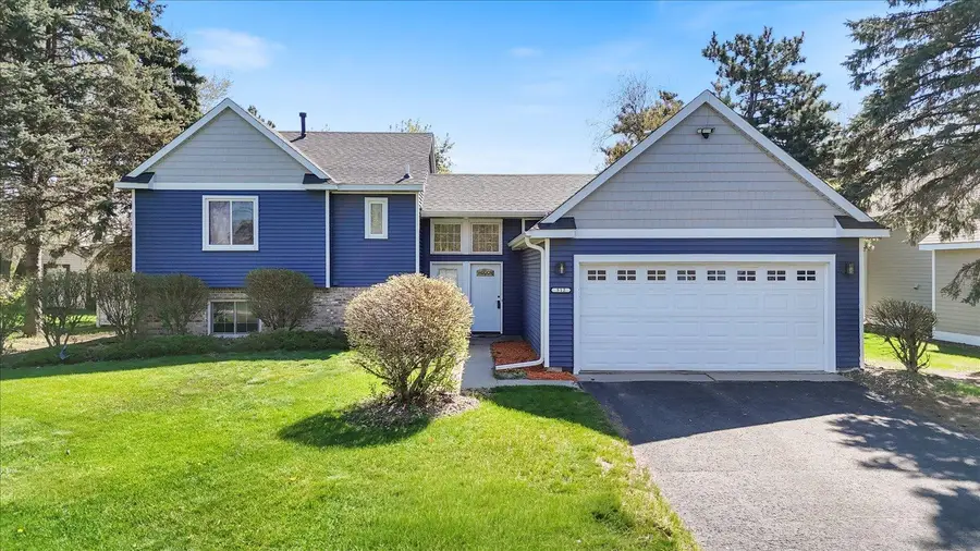 512 Hyde Avenue N, Mahtomedi, MN 55115 - #3