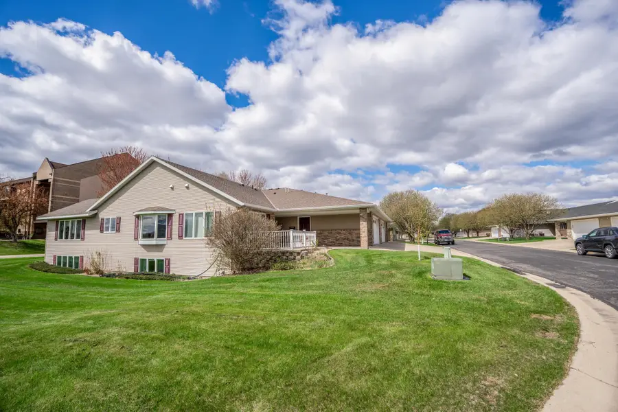 211 Valley View Drive Se, Willmar, MN 56201 - #2