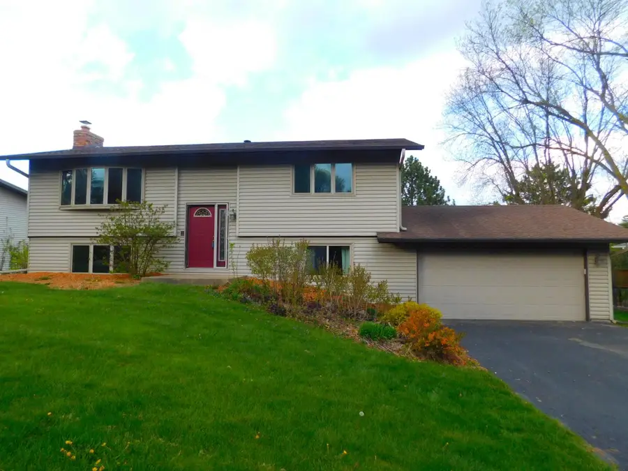 931 Dawn Avenue, Saint Paul, MN 55126 - #2