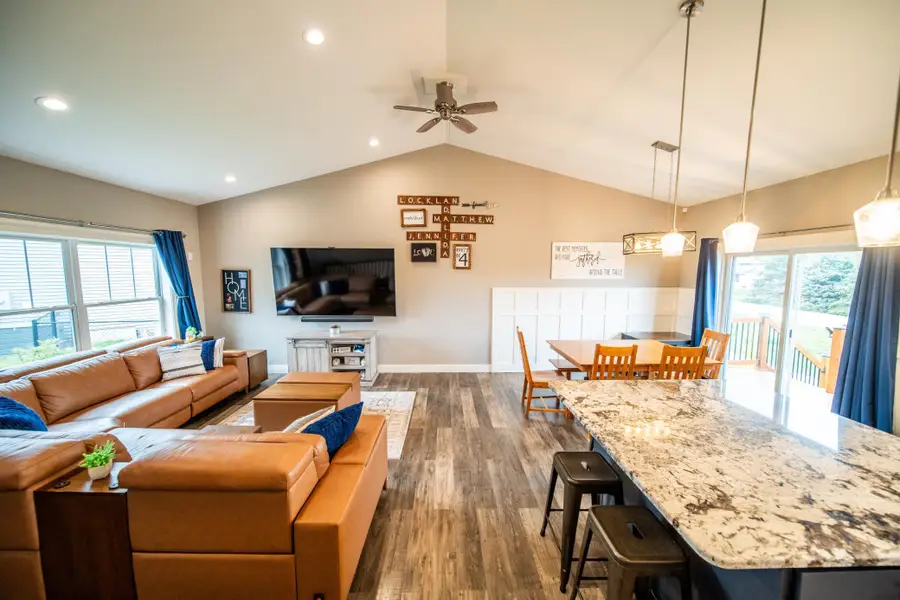 695 Marcus Pl Ne, Byron, MN 55920 - #3